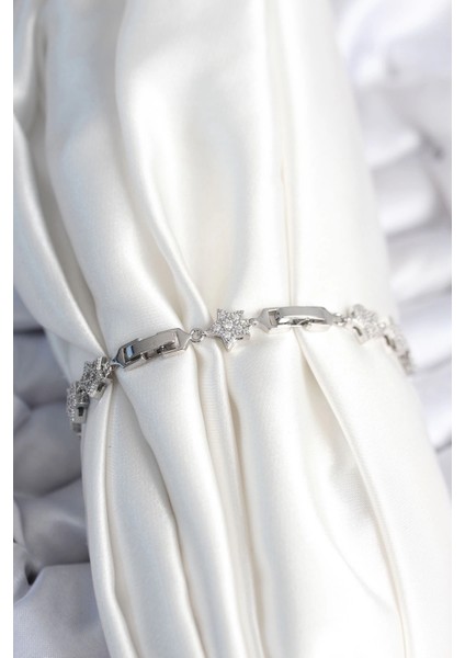 Bfs Pirinç Gümüş Renk Yıldız Model Kadın Bileklik fiyatları