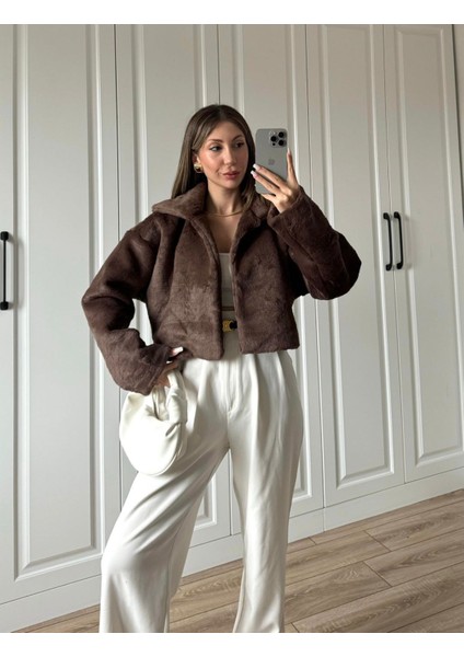 Tasarım Oversize Kesim Geniş Yaka Astarlı Kısa Pinterest Muadil Yumuşak Peluş Tüylü Kürk Ceket Kaban