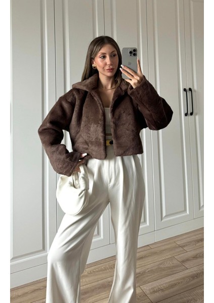 Tasarım Oversize Kesim Geniş Yaka Astarlı Kısa Pinterest Muadil Yumuşak Peluş Tüylü Kürk Ceket Kaban indirimleri