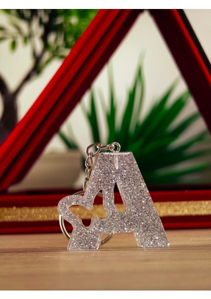 Harfli Anahtarlık Kişiye Özel Yapım Epoksi El Yapımı Hediyelik Ürün Kelebek Desenli Anahtarlık Mağzamızda Bütün Harfler Mevcuttur