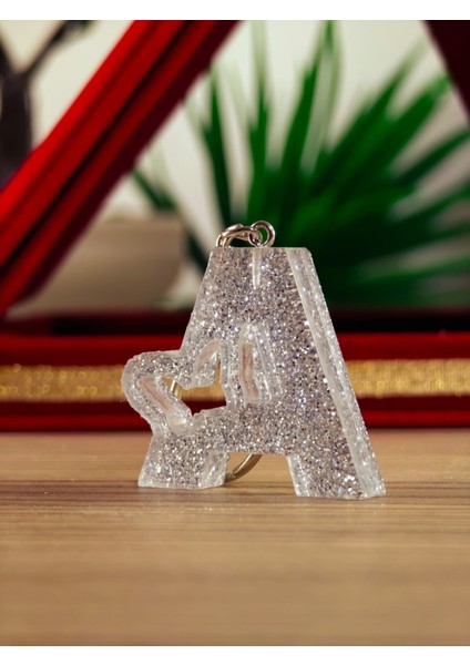 Harfli Anahtarlık Kişiye Özel Yapım Epoksi El Yapımı Hediyelik Ürün Kelebek Desenli Anahtarlık Mağzamızda Bütün Harfler Mevcuttur fırsatları