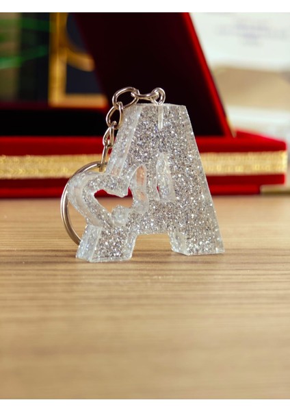 Harfli Anahtarlık Kişiye Özel Yapım Epoksi El Yapımı Hediyelik Ürün Kelebek Desenli Anahtarlık Mağzamızda Bütün Harfler Mevcuttur indirimleri