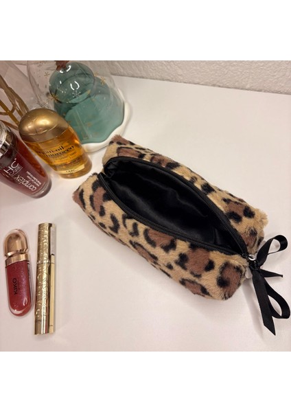 Leopar Desenli Peluş Makyaj Çantası/kalemlik – Yumuşak Dokulu, Siyah Saten Astarlı modelleri