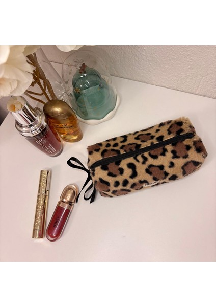 Leopar Desenli Peluş Makyaj Çantası/kalemlik – Yumuşak Dokulu, Siyah Saten Astarlı