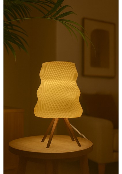 Modern Dalga Desenli Tripod Masa Lambası – Sıcak Işık, Premium Dekor Aydınlatma