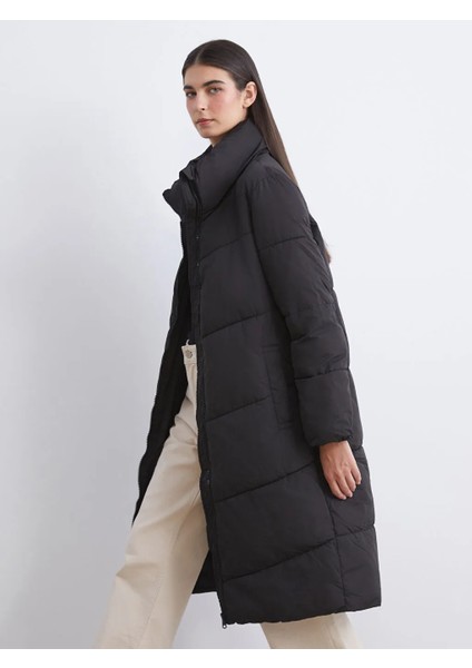 Lcw Eco Siyah Dik Yaka Kadın Şişme Mont