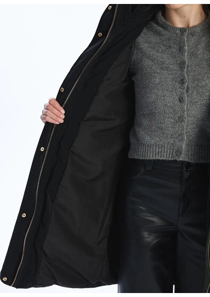 Xsıde Siyah Kapüşonlu Kadın Şişme Mont fırsatları