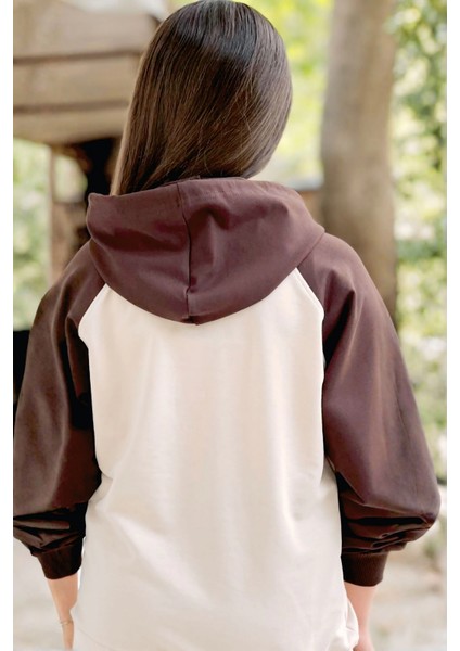 Yazı Desenli Kapşonlu Kahverengi Renk Kız Çocuk Takım fiyatları