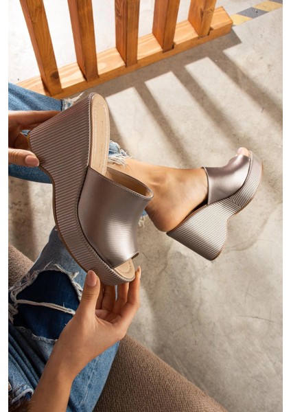 Yzlal Tlay Platin Cilt Dolgu Topuk Terlik (Numara: 36) fiyatları