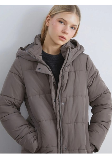 Xsıde Kahverengi Kapüşonlu Kapitone Kadın Şişme Mont