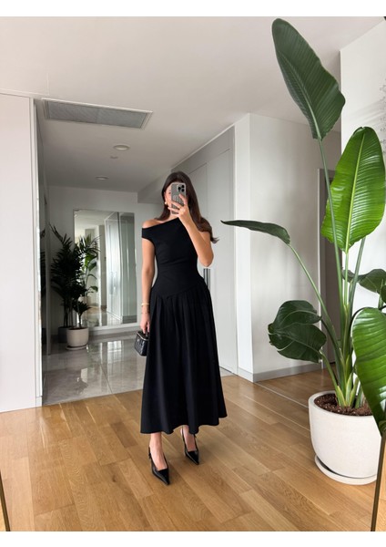 Kayık Tek Kolu Düşük Yaka Tasarım Pinterest Muadil Bele Oturan Piliseli Geniş Kloş Çan Midi Boy Etek Elbise