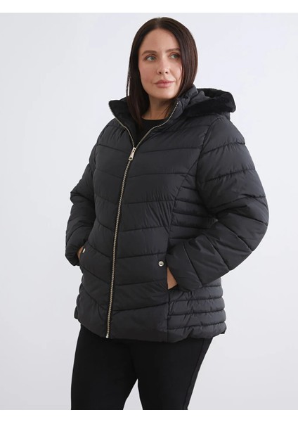 Lcwaıkıkı Classic Siyah Kürklü Kapüşonlu Kadın Şişme Mont fiyatları
