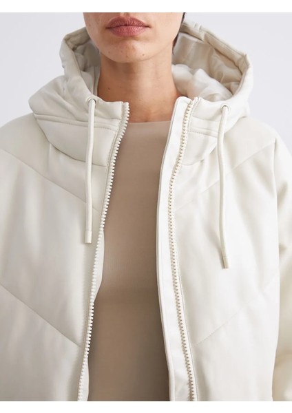 Lcw Vision Ekru Kapüşonlu Kadın Deri Görünümlü Mont modelleri