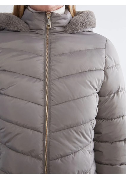 Lcwaıkıkı Classic Kahverengi Kürklü Kapüşonlu Kadın Şişme Mont fırsatları