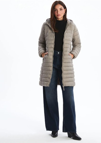 Lcwaıkıkı Classic Kahverengi Kapüşonlu Kadın Şişme Mont modelleri