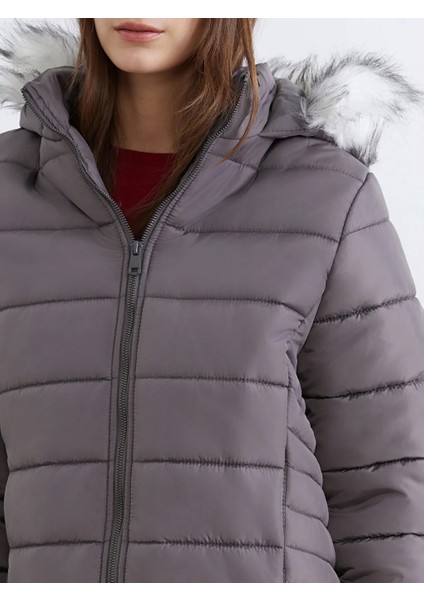 Lcw Eco Antrasit Kürk Kapüşonlu Kadın Şişme Mont modelleri