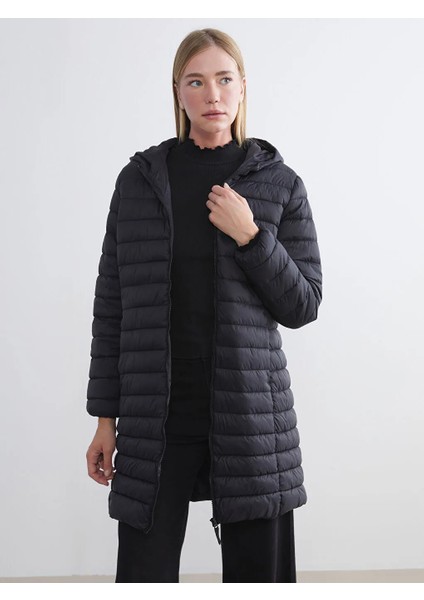 Lcwaıkıkı Classic Siyah Kapüşonlu Kadın Şişme Mont