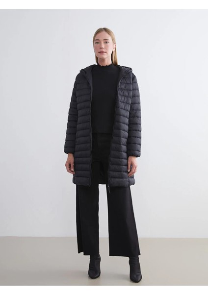 Lcwaıkıkı Classic Siyah Kapüşonlu Kadın Şişme Mont modelleri