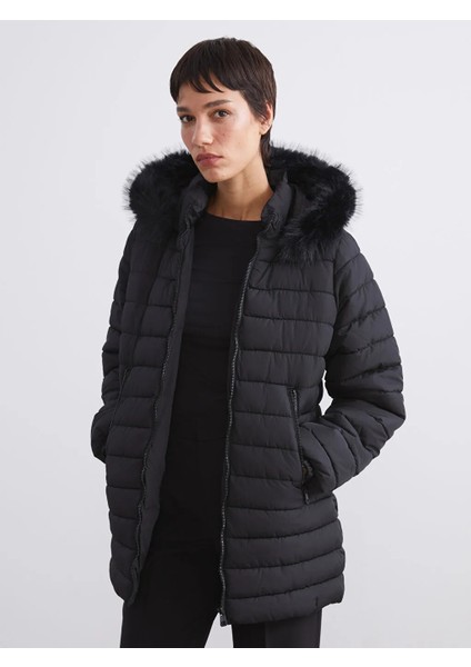 Lcw Vision Siyah Kapüşonlu Kadın Şişme Mont