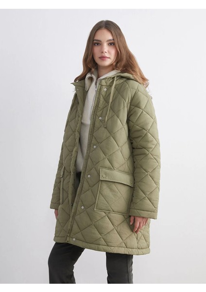 Lcw Modest Haki Kapüşonlu Kapitone Oversize Kadın Şişme Mont