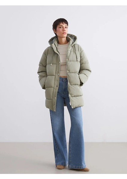Lcw Vision Haki Kapüşonlu Kadın Şişme Mont