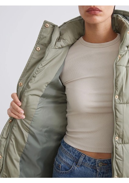 Lcw Vision Haki Kapüşonlu Kadın Şişme Mont fırsatları