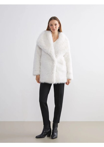 Lcw Modest Ekru Ceket Yaka Oversize Kadın Kürk Mont fiyatları