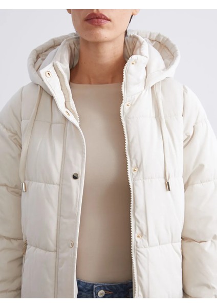 Lcw Vision Bej Kapüşonlu Kadın Şişme Mont modelleri