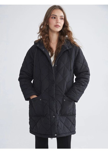 Lcw Modest Siyah Kapüşonlu Kapitone Oversize Kadın Şişme Mont modelleri