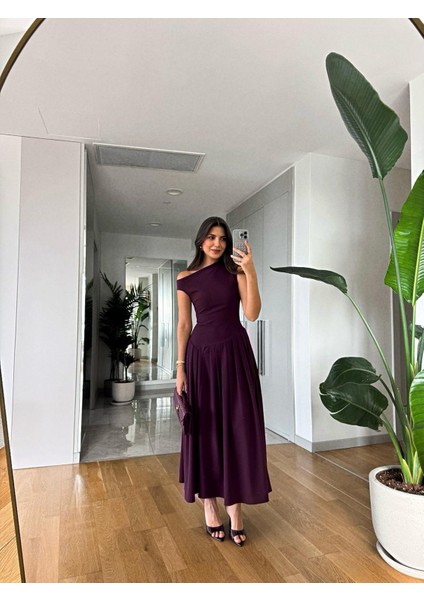 Kayık Tek Kolu Düşük Yaka Tasarım Pinterest Muadil Bele Oturan Piliseli Geniş Kloş Çan Midi Boy Etek Elbise fiyatları