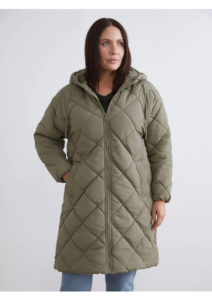 Lcwaıkıkı Classic Haki Kapüşonlu Kapitone Kadın Şişme Mont fiyatları