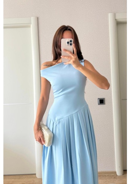 Kayık Tek Kolu Düşük Yaka Tasarım Pinterest Muadil Bele Oturan Piliseli Geniş Kloş Çan Midi Boy Etek Elbise modelleri