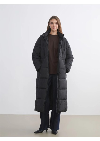 Lcw Modest Siyah Kapüşonlu Kadın Şişme Mont fırsatları