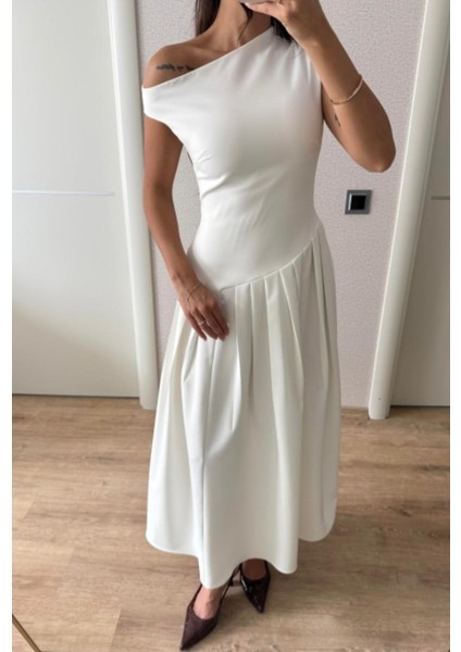 Kayık Tek Kolu Düşük Yaka Tasarım Pinterest Muadil Bele Oturan Piliseli Geniş Kloş Çan Midi Boy Etek Elbise modelleri