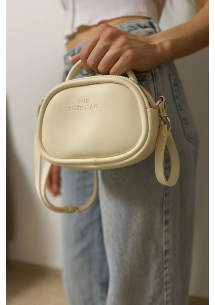 Oval Form Mini Çapraz Omuz Çantası