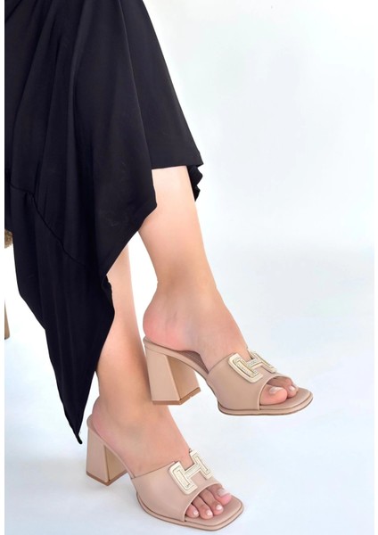 Yzlal Caren Bej Cilt Topuklu Terlik (Numara: 38)