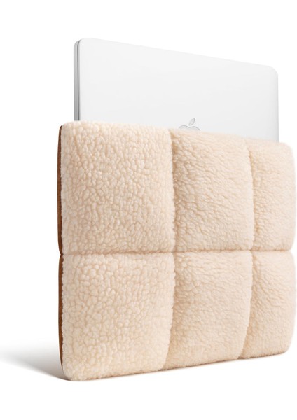 Puffy Laptop Kılıfı 13" 14" 15" MacBook Air & Pro M5/m4 M3 M2 M1 Uyumlu Yumuşak Peluş Tüylü Sherpa Yastık Kılıfı Yılbaşı Hediyesi modelleri