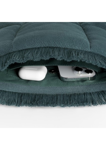 Puffy Laptop Kılıfı 13”–16” – MacBook Air & Pro Uyumlu, Püsküllü Keten Dokulu, Mıknatıslı Yumuşak Koruma - Ördek Yeşili modelleri