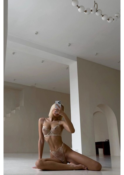 Ten Rengi Işlemeli Brode Takım fiyatları