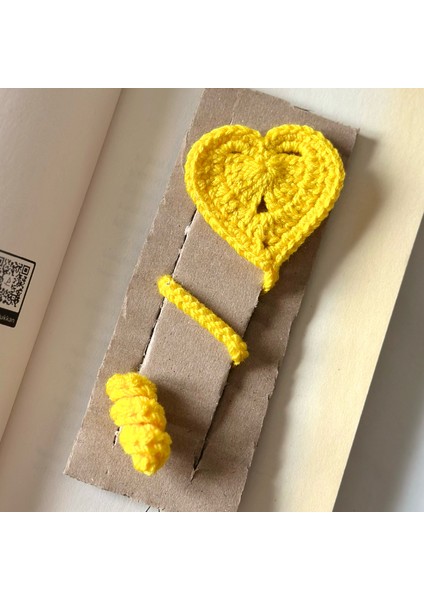 Amigurumi Örgü Kalpli Kitap Ayracı ( 4'lü Set - Kırmızı / Bebe Mavisi / Lacivert / Sarı ) fırsatları