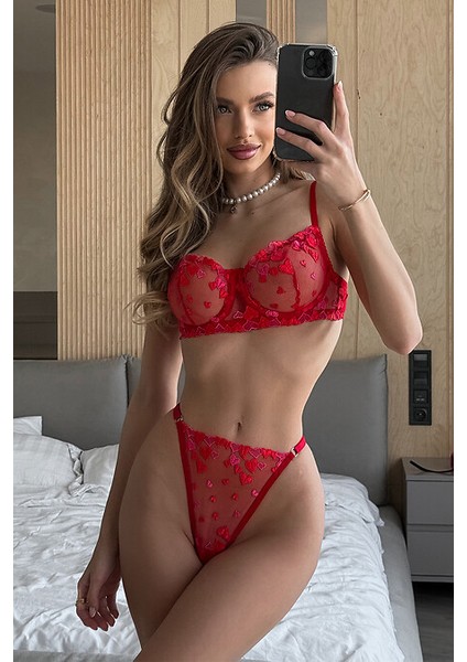 Kırmızı Kalpli Brode Takım