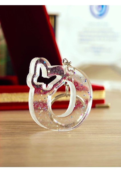 Harf Anahtarlık Kelebek Desenli Kişiye Özel Harf Anahtarlık El Yapımı Epoksi Anahtarlık Mağzamızda Bütün Harfler Mevcuttur modelleri