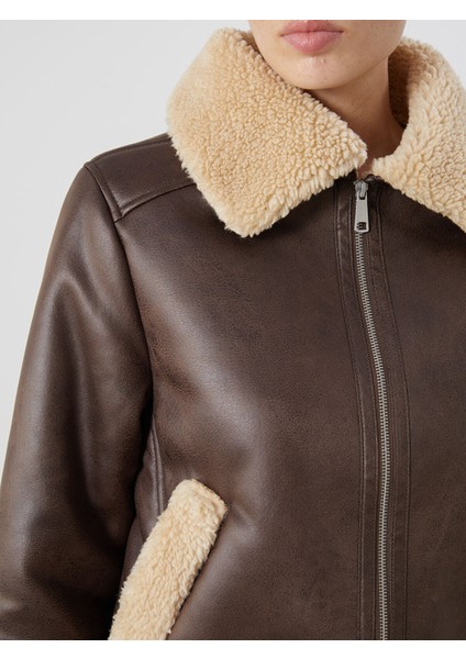 Yeni Sezon Kürk Yaka Kadın Deri Görünümlü Mont modelleri