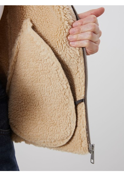 Yeni Sezon Kürk Yaka Kadın Deri Görünümlü Mont fırsatları