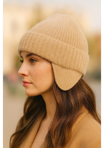 Kadın Kışlık Akrilik Tüylü Kulak Kapatan Sıcak Tutucu Bere