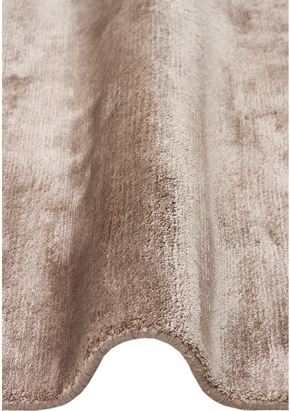 Pier Taupe, El Dokuma Teknikleri ile %100 Naturel Viskondan Üretilen Sade Tek Renk Salon Halısı