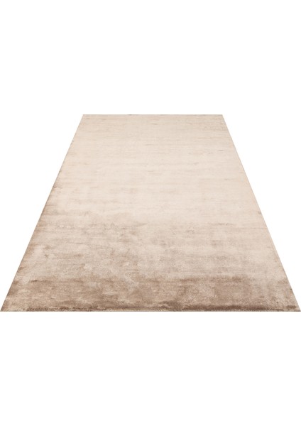 Pier Taupe, El Dokuma Teknikleri ile %100 Naturel Viskondan Üretilen Sade Tek Renk Salon Halısı