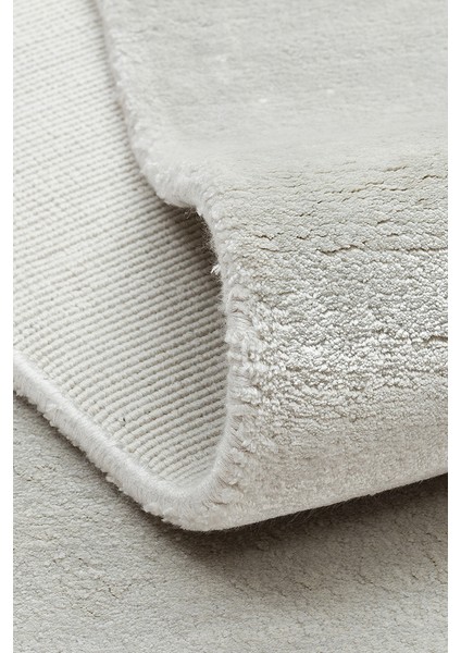 Pier Silver, El Dokuma Teknikleri ile %100 Naturel Viskondan Üretilen Sade Tek Renk Salon Halısı modelleri