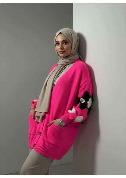 Kollarda Yuvarlak Renk Desenli Oversize Kadın Triko Hırka modelleri