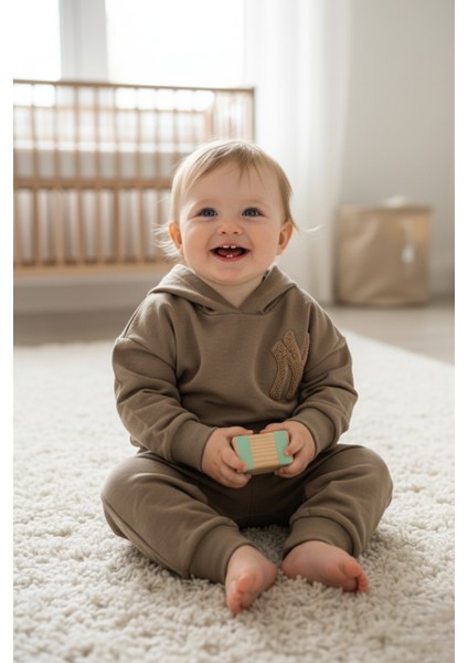 Kahverengi Kapüşonlu Çocuk Eşofman Takımı